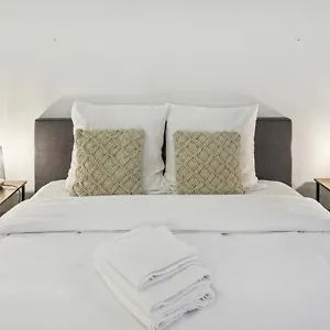 https://superbe-2-pices-au-cur-du-xvime.fr-paris.fr